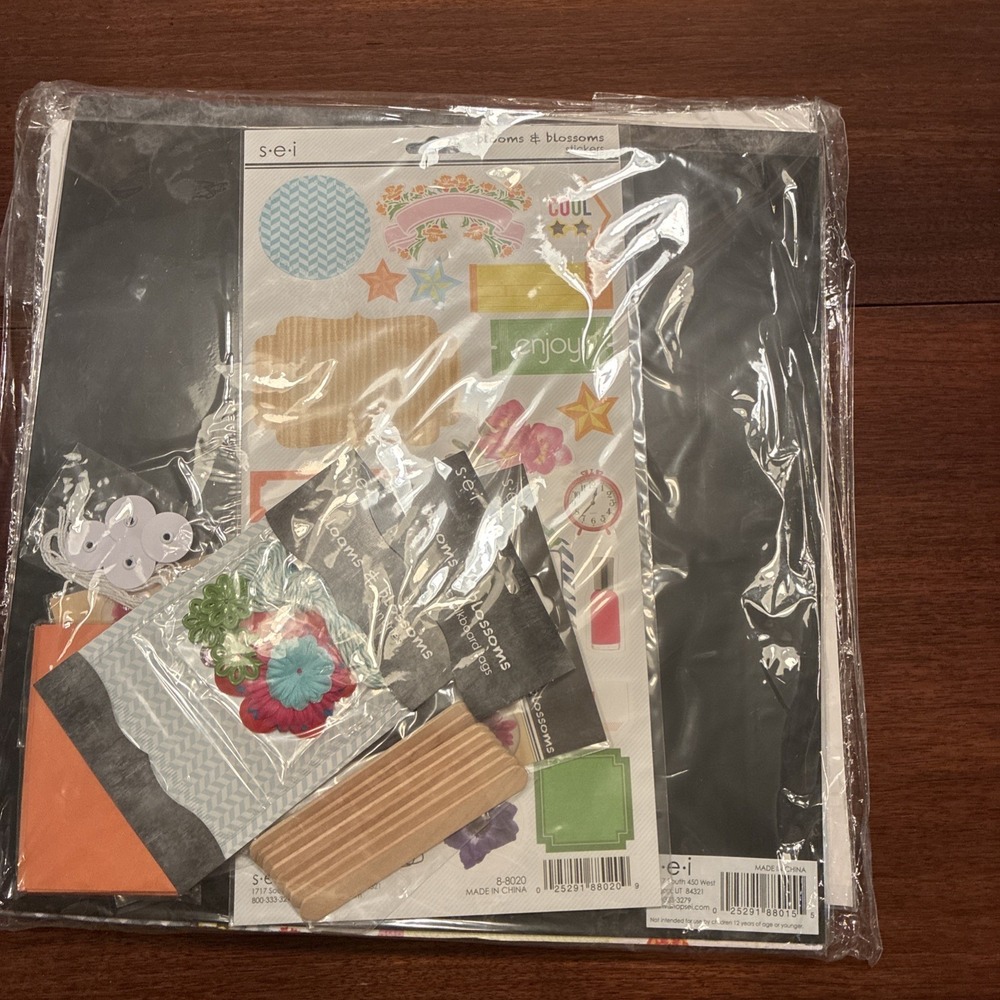 Club SEI Papercrafting Kit Spring Wreath & Mini  Scrapbook Album March 2013